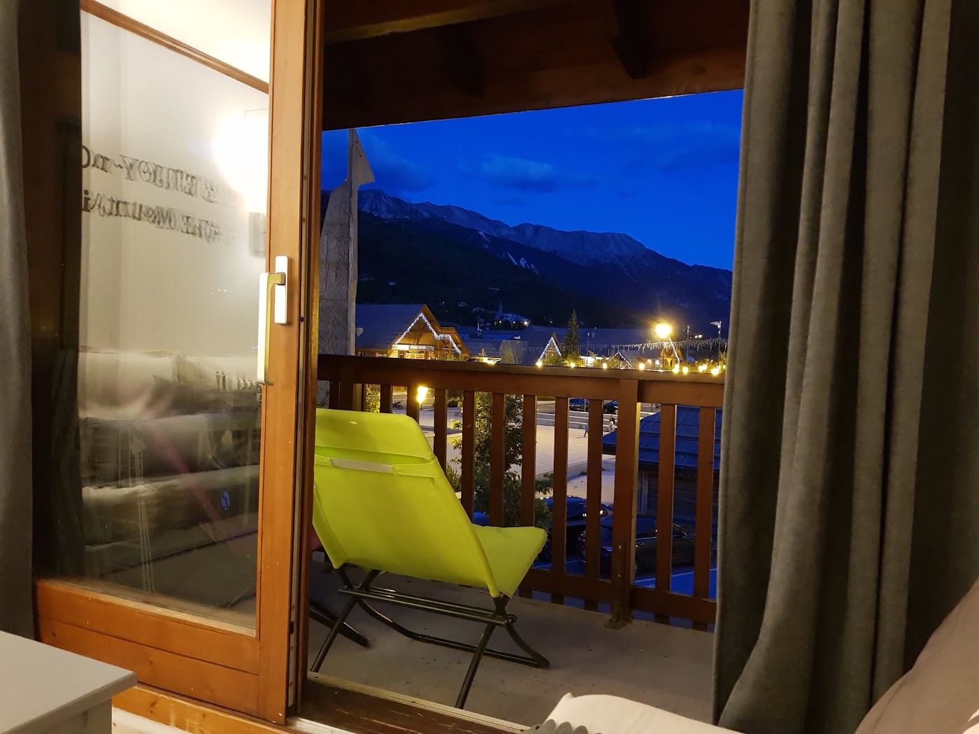 La terrasse à la tombée du jour — Le Granon