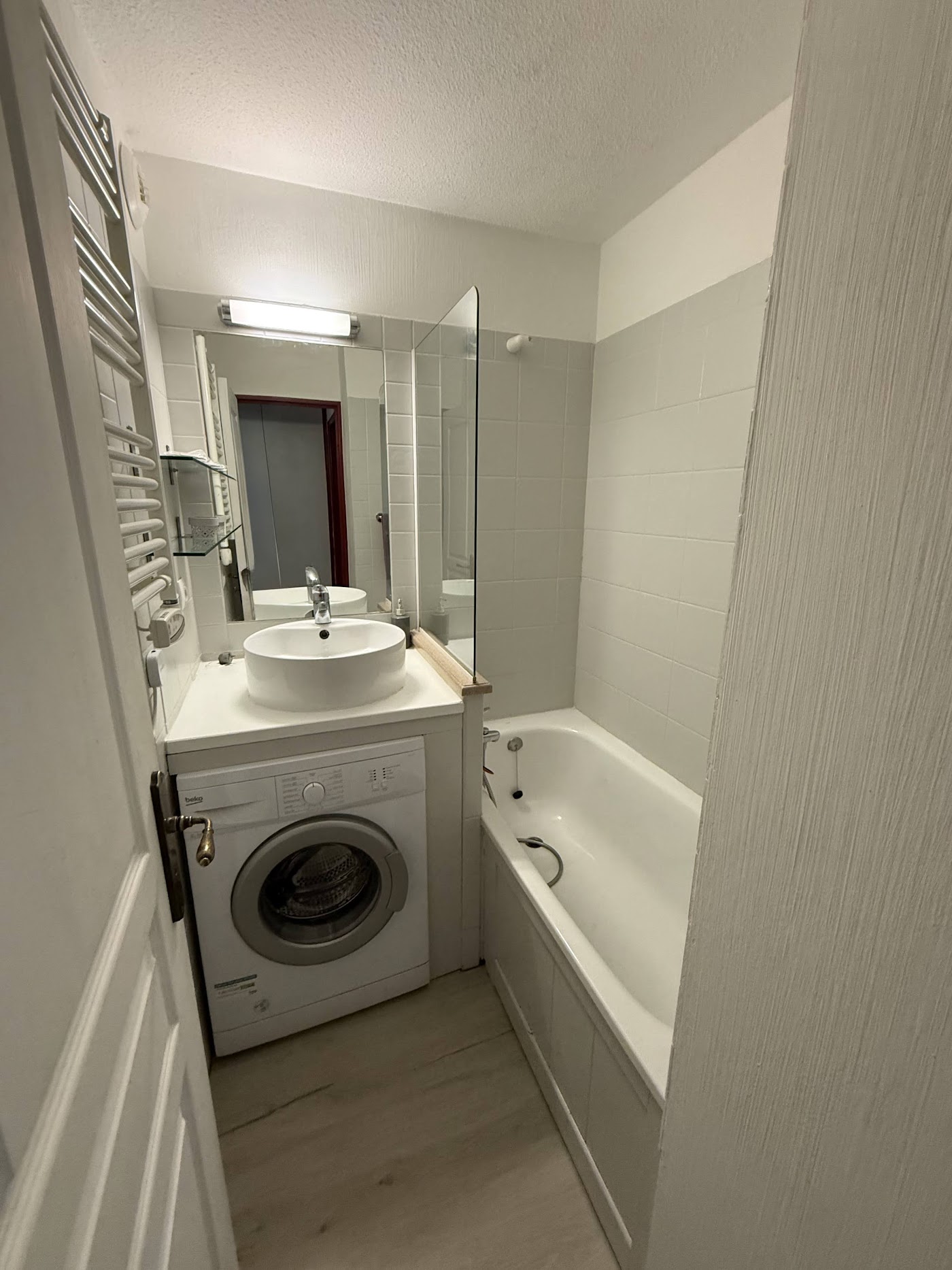 La salle de bain et le lave-linge — Le Lautaret